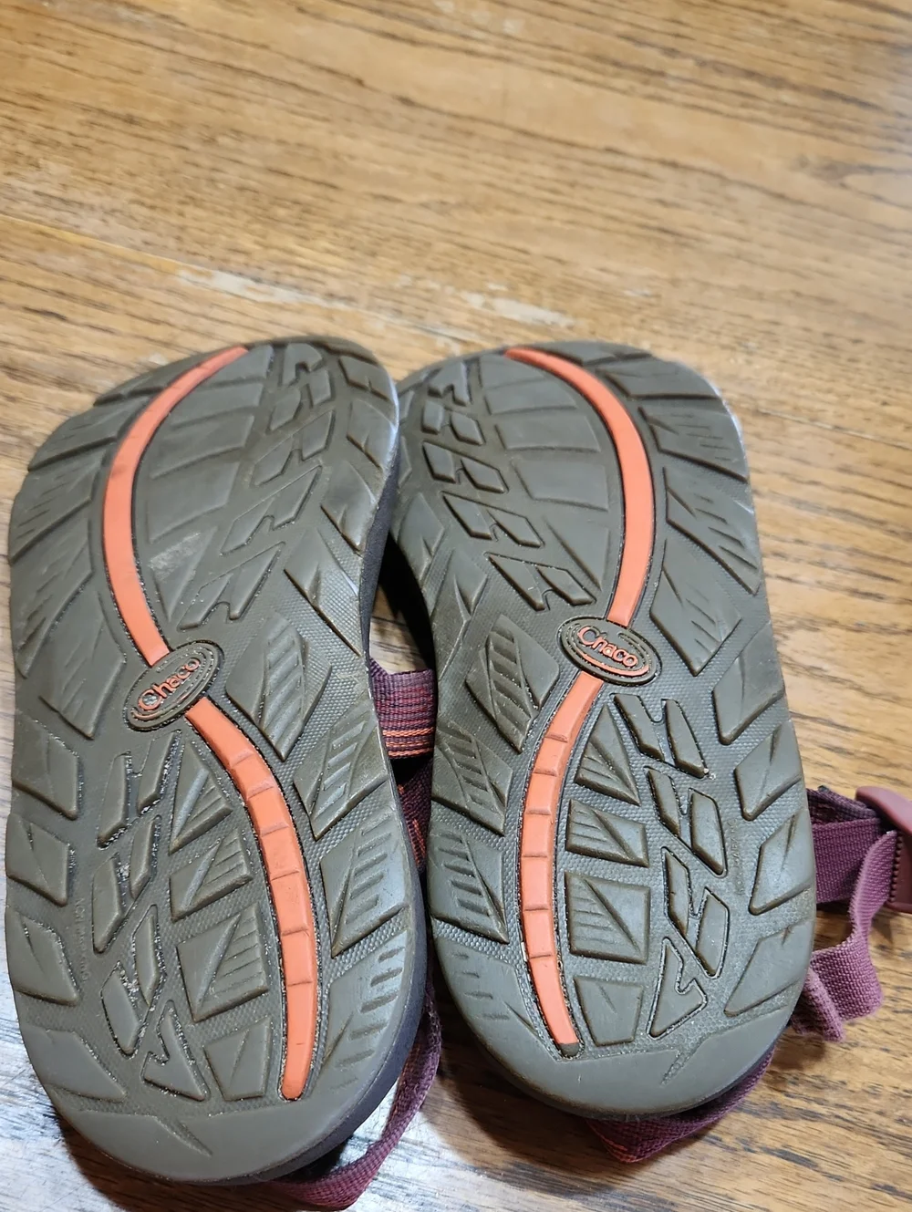 Chaco Classic Outdoor Strappy Sandals in Maroon with Orange Accent Size M9